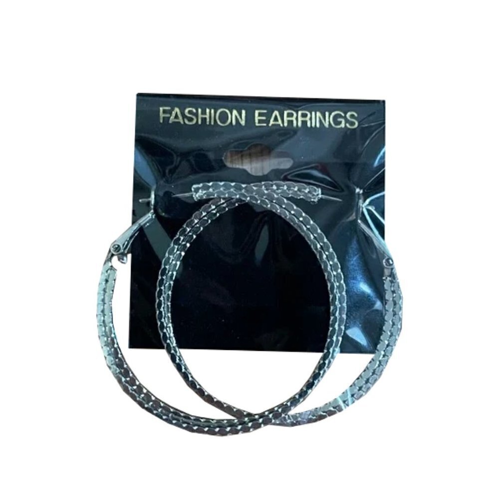👋 3/$15 silver toned 2” hoop earrings